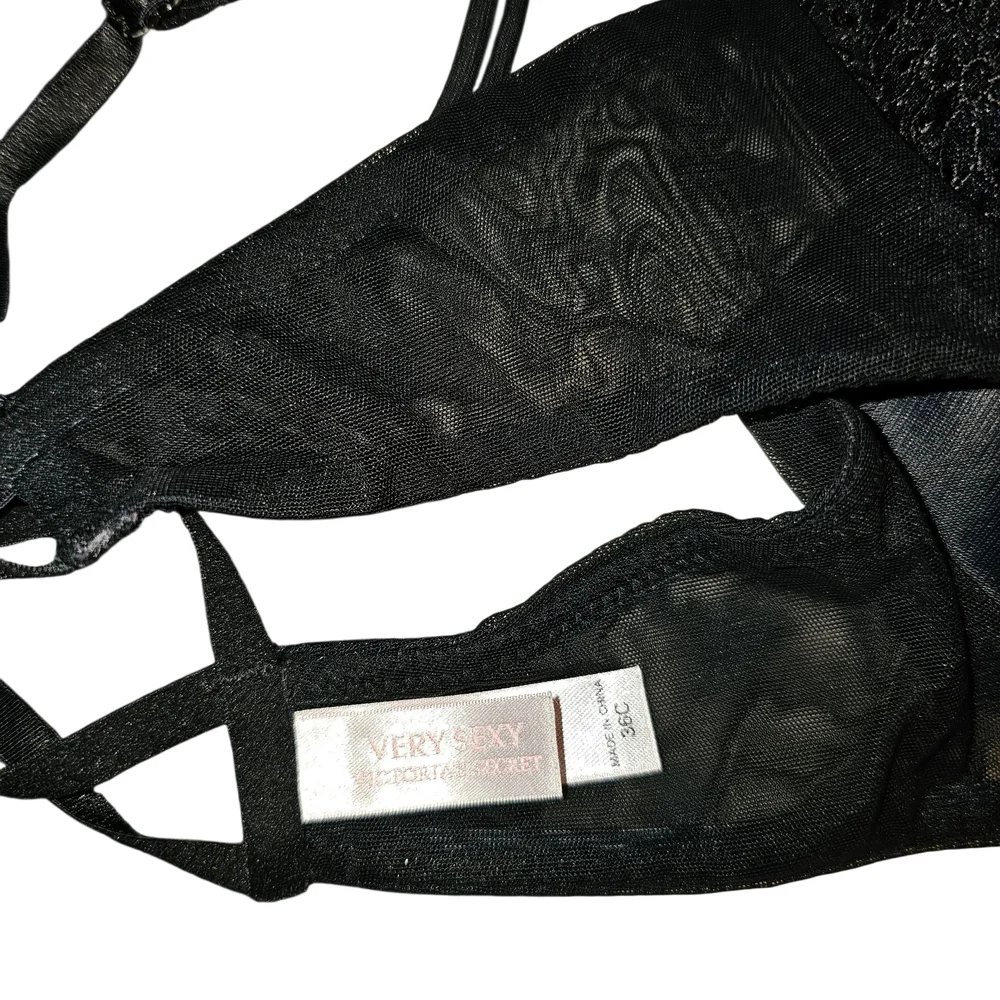 Victoria's Secret Black Lace Push-Up Bra